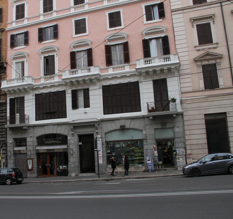 Отель Premier Cavour Рим Экстерьер фото